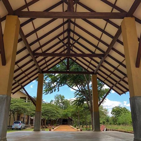 Castle Rock Sigiriya Hotel Kibissa Екстериор снимка