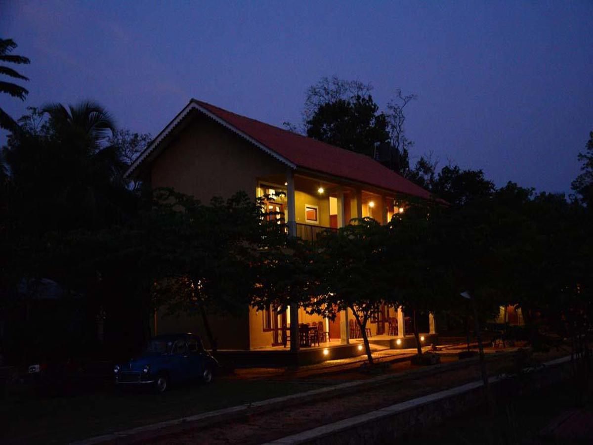 Castle Rock Sigiriya Hotel Kibissa Екстериор снимка