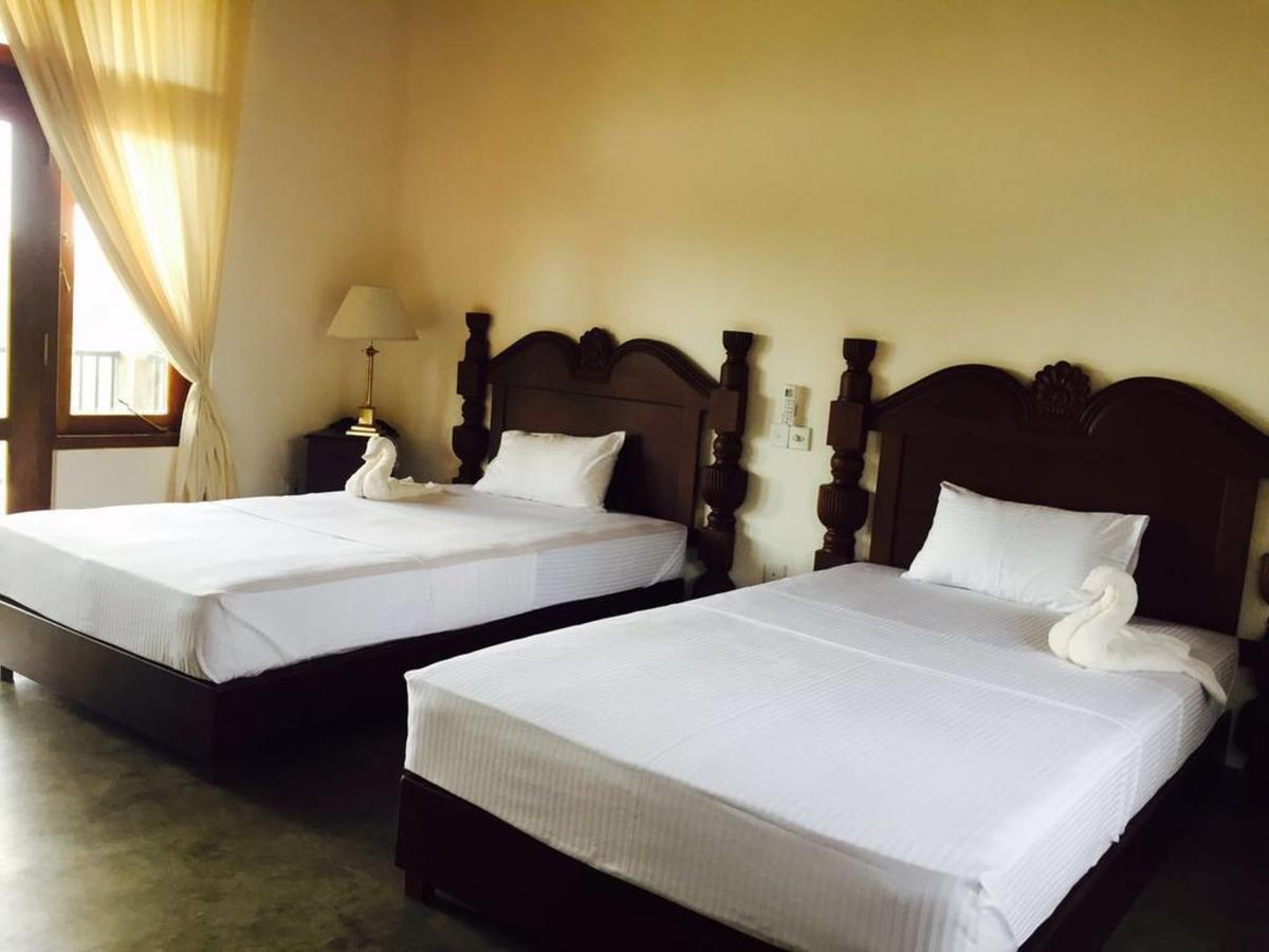 Castle Rock Sigiriya Hotel Kibissa Екстериор снимка
