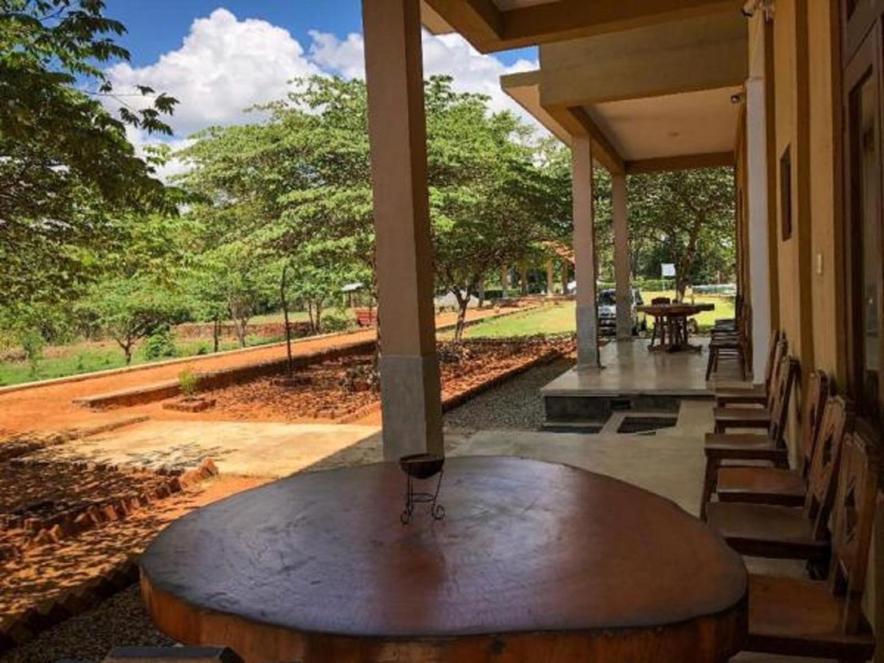 Castle Rock Sigiriya Hotel Kibissa Екстериор снимка